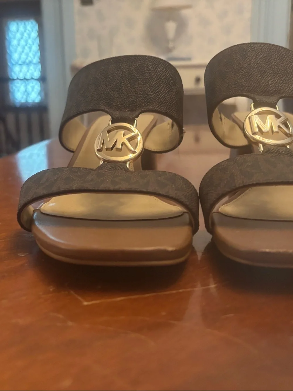 Michael Kors sz 9 Brown & Tan Monogram Logo Slide Sandals chunk heel MK Charm